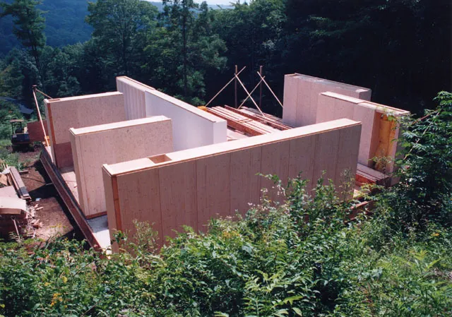 壁面・構造体の組み上げ