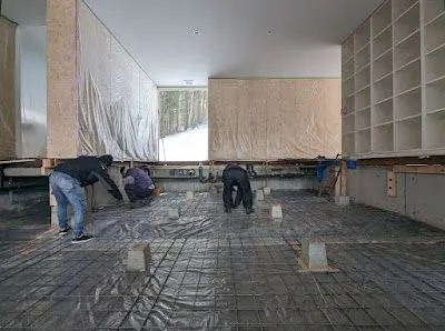 防湿コンクリート打設